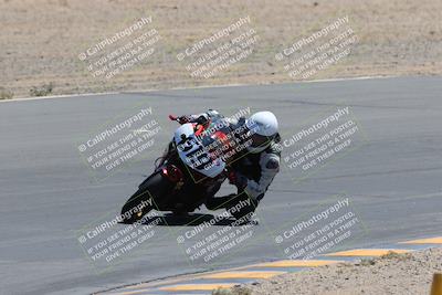 media/Apr-09-2023-SoCal Trackdays (Sun) [[333f347954]]/Turn 10 (115pm)/